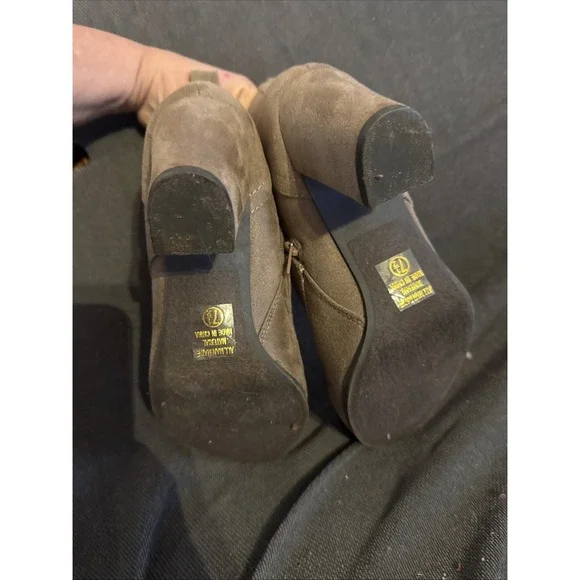 Women's Lace Up Block Heel Bootie Boots Taupe Size 7.5 - Picture 5 of 6